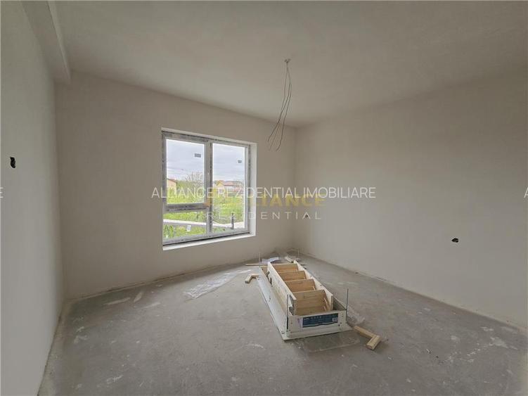 ANSAMBLU REZIDENTIAL- 200 m de STV- 4 camere - 2 bai - beci - 3