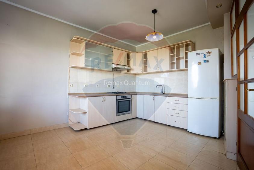 De vânzare Casă spațioasă cu teren 1.000 mp Beverly Hills, Sanmartin - 7