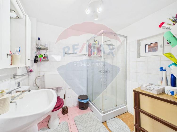 De vanzare| Casa cu teren | 300 mp | Rahova - 10