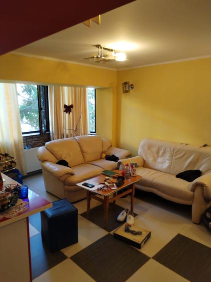 Vand sau schimb cu o casa Ap. 4 camere etajul 2/4 zona Quatro (Brailei)