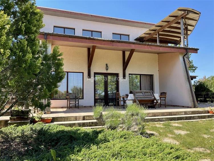 Casa P+M de vanzare in Nufaru - 3