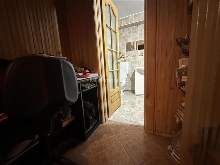 Decomandat la Parter cu Garaj - 5