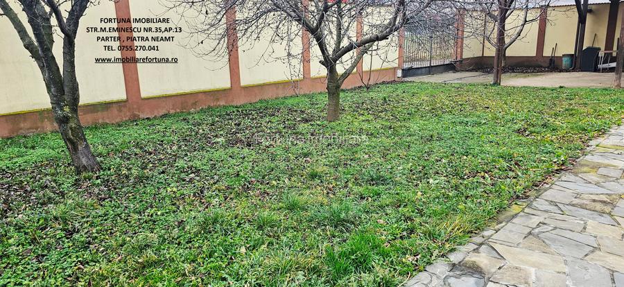 Vila cocheta prevazuta cu beci, terasa, piscina, anexa si teren - 2