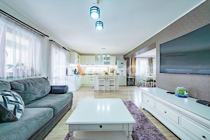Casa mobilata Central Sanpetru - 10