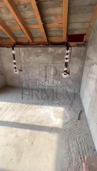 Casa la rosu - toate utilitatile - zona foarte buna - 6