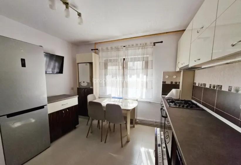 Unirii | 2 Camere | Decomandat | Centrala proprie | parcare x2 | AC - 2