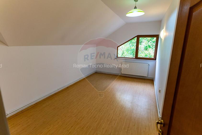 Vila /Pensiune 6 camere in Cristur, jud Hunedoara - 21