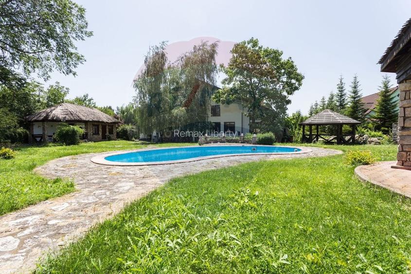 Vilă cu 7 camere de vânzare - 4