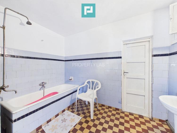 Casă solidă cu 5 camere in localitatea Almaș, Arad - 16