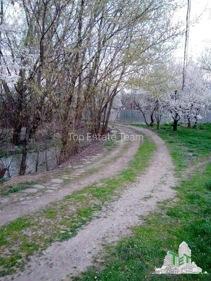 Vila 7 camere- 300 mpu+ curte 2000 mp- Giulesti- Sector 6 - 8