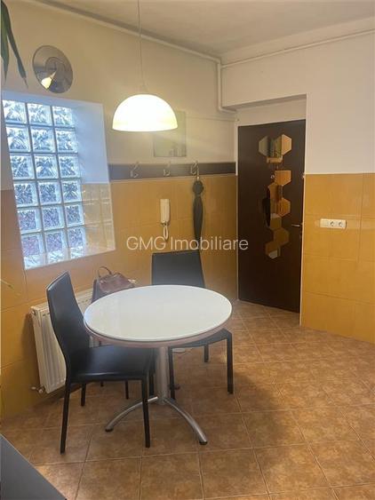 Garsoniera zona OBOR - 11