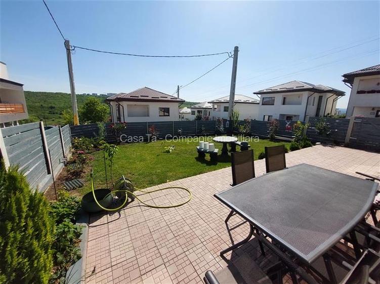 Vila deosebita pe Soseaua Rediu vis-a-vis de lac - 16