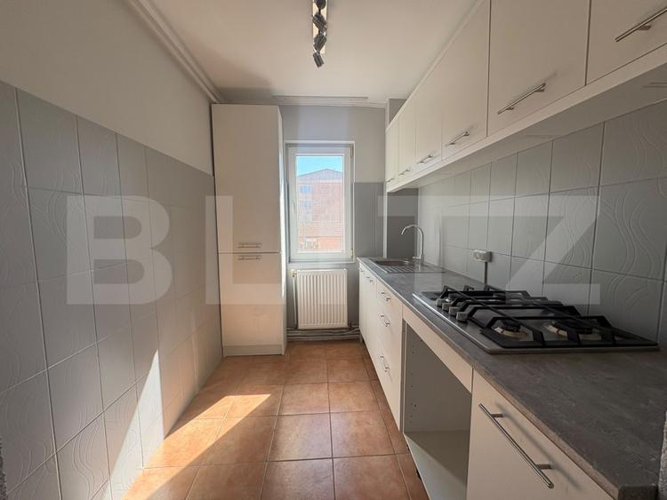 Apartament 3 camere, 50 mp, zona Hunedoara