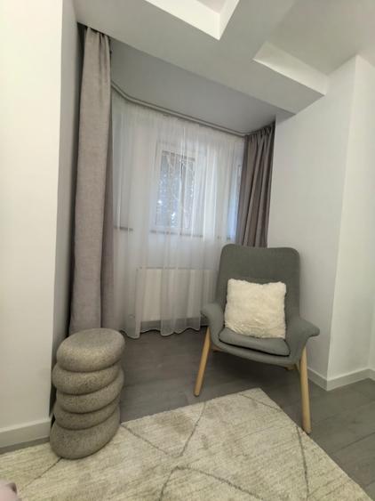 Proprietar, inchiriez ap. 2 camere cu terasa, zona Kiseleff