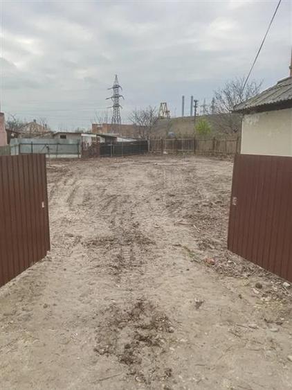 Teren intravilan 480 mp cu casa batraneasca , 46 mp, zona Letea Veche