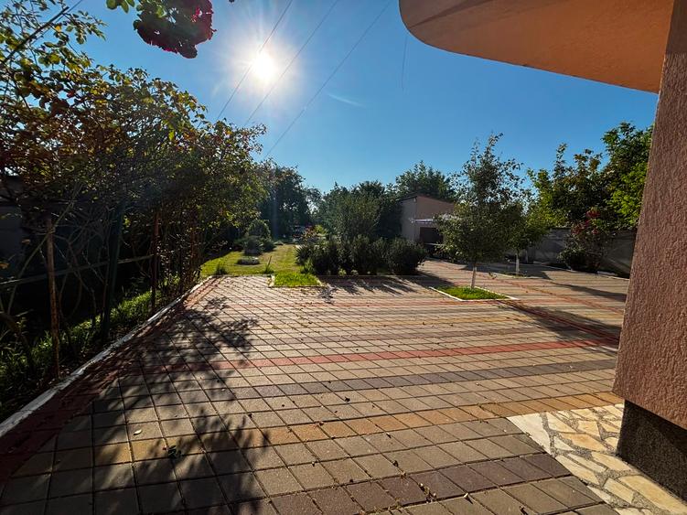 Casa Individuala P+1+M cu lac, sauna si piscina. Pretabil Azil de Batrani