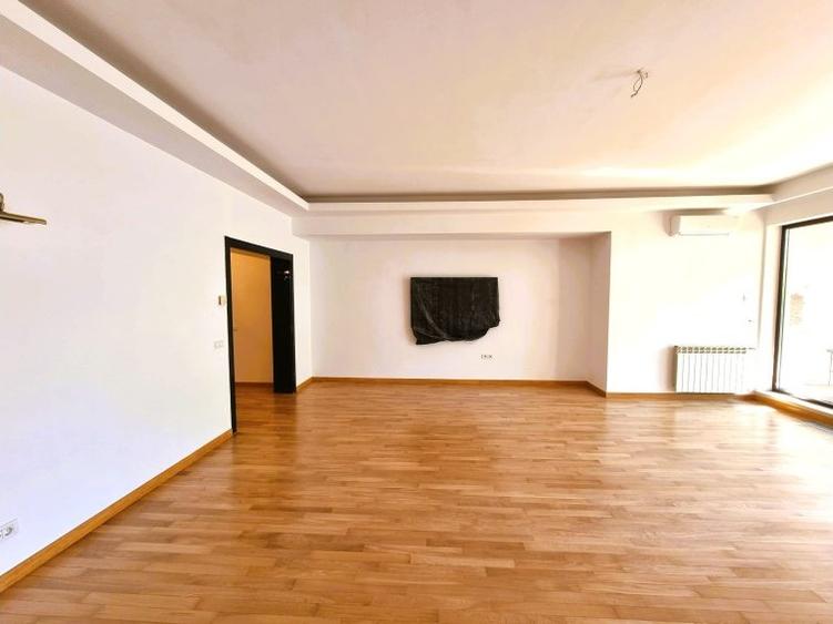 Apartament 4 camere cu tereasa de 160 mp