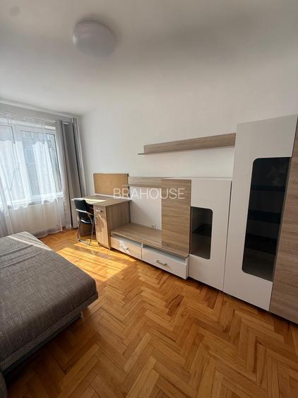 Apartament 3 camere de inchiriat, ultracentral - 2