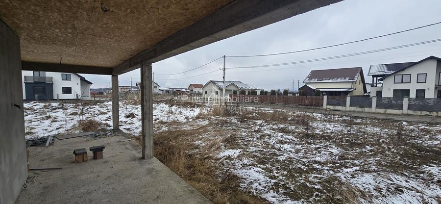 Casa 283 Mp/ Teren 835 Mp, Nou Construita, Solovăstru, Zona Reghin - 4