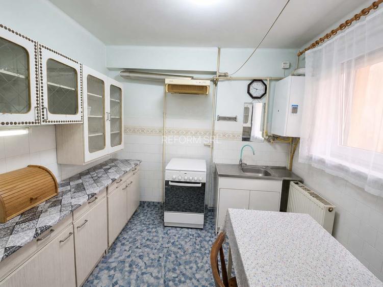 De vânzare apartament cu 2 camere, pe strada Horea - 7