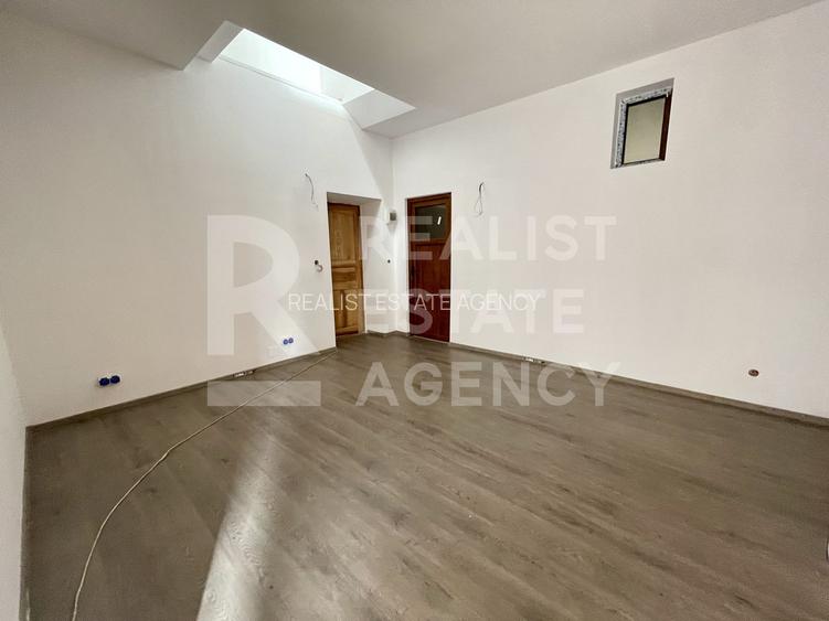 Vânzare, clădire impresionantă, 11 camere, 9 dormitoare, Păcurari - 8