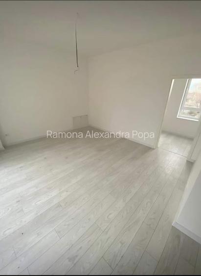 Vând apartament 3 camere - 4