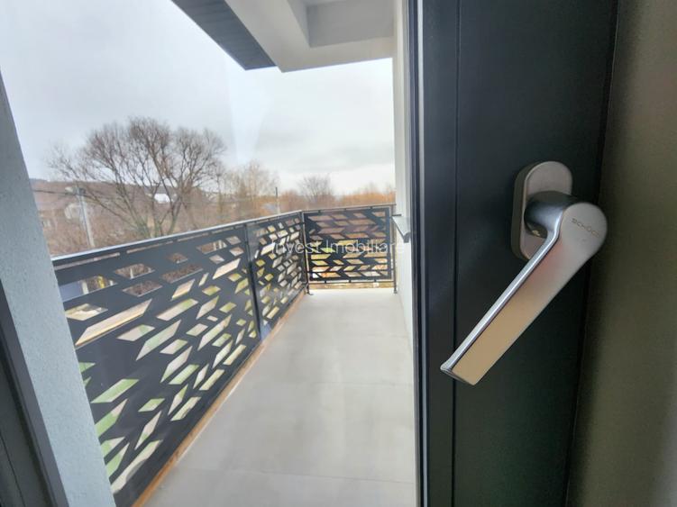 CASA 4 CAMERE , 2 BAI , 120mp utili, Miroslava, Clasa energetica A, Comision 0% - 13