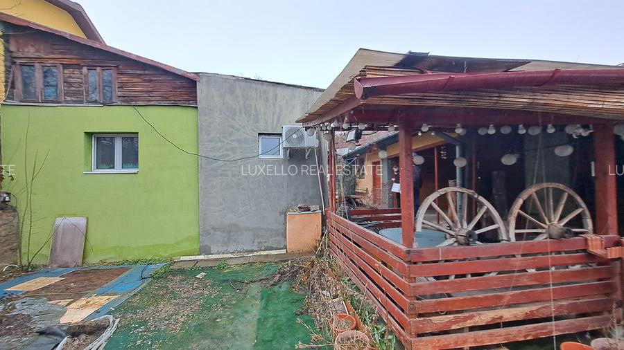 TEREN CU CASA DEMOLABILA - 40