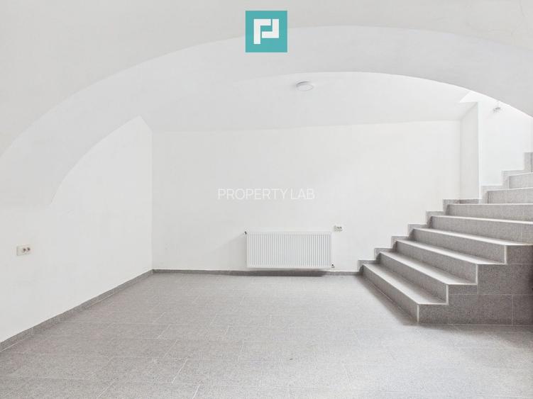 Spațiu comercial strada Cozia. - 2