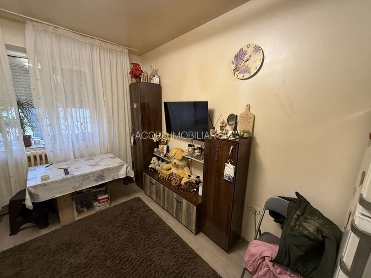 Garsoniera zona Abator - 2