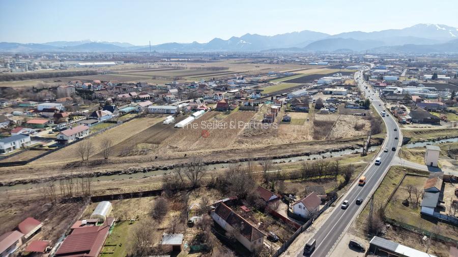 Teren intravilan cu hala construita - 26