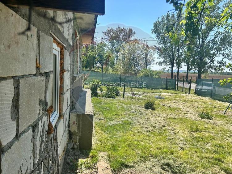 Casă / Vilă cu 4 camere de vânzare - 10