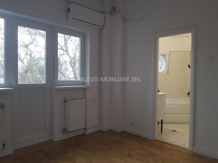 Apartament 3 camere, 2 bai, proaspat renovat, ultracentral, etaj 2, 945 euro - 13