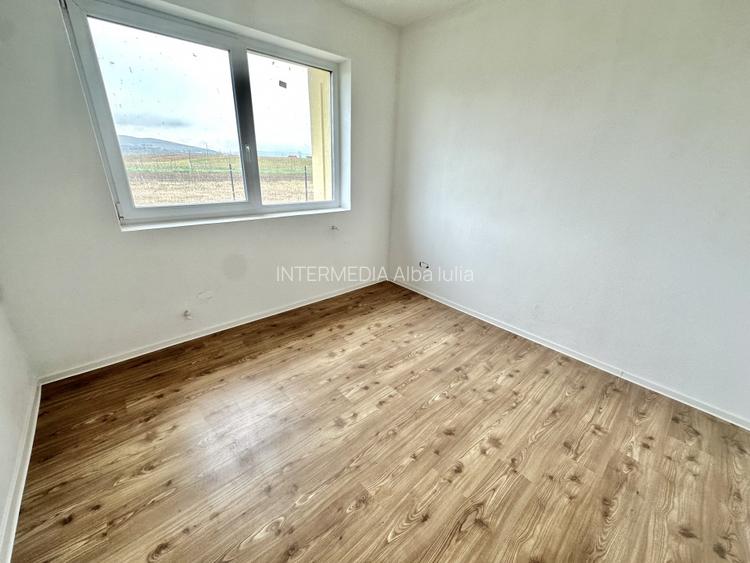 Casa Noua pe un nivel cu 4 camere cu terasa si toate utilitatile - 14