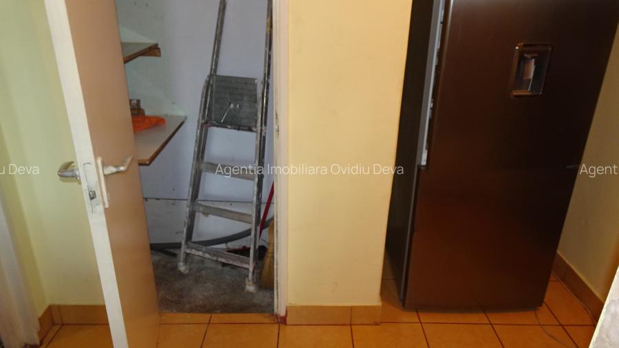 Inchiriez apartament cu 2 camere in Deva, parter, zona Pacii (scoala Andrei Sagu - 8
