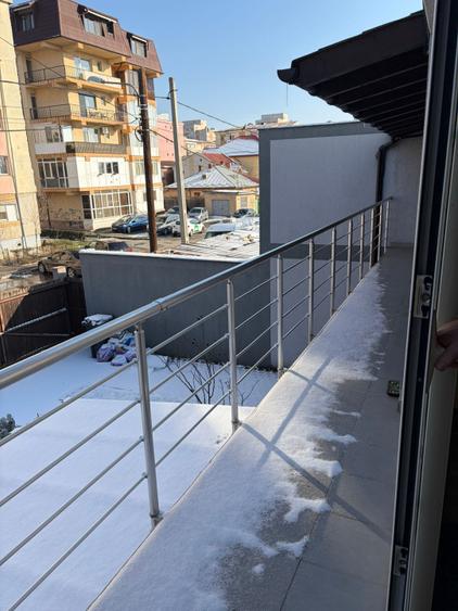 Casa P+1, 350 mp utili, teren 500 mp, zona Craiovita Noua