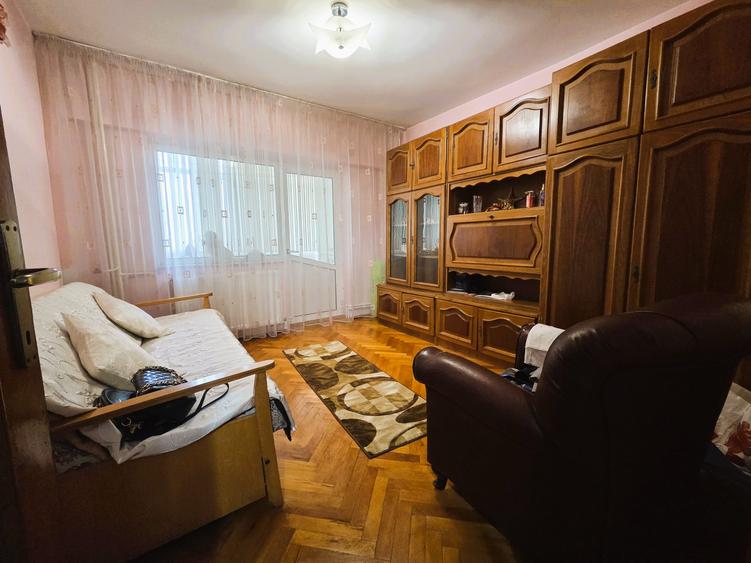 Apartament 3 camere SUPER-SPATIOS/ 2 BAI / CENTRAL
