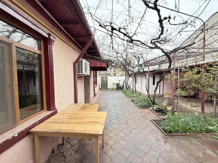 Casă de inchiriat cu 6 camere Faleza Nord – curte proprie, garaj - 2