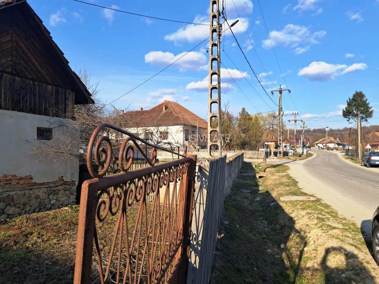 Casă și teren de vânzare Polovragi - Racovița - 12
