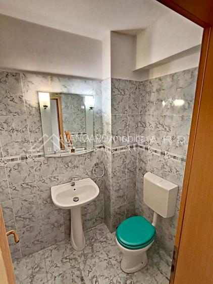 Apartament spatios de 3 camere, str. Bistritei - 8
