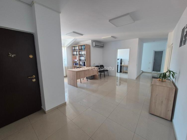 Spatiu central birouri, cabinete - 2