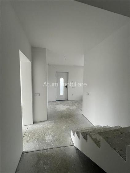 Casa cu 4 camere si teren 250 mp in Selimbar zona Triajului - 20