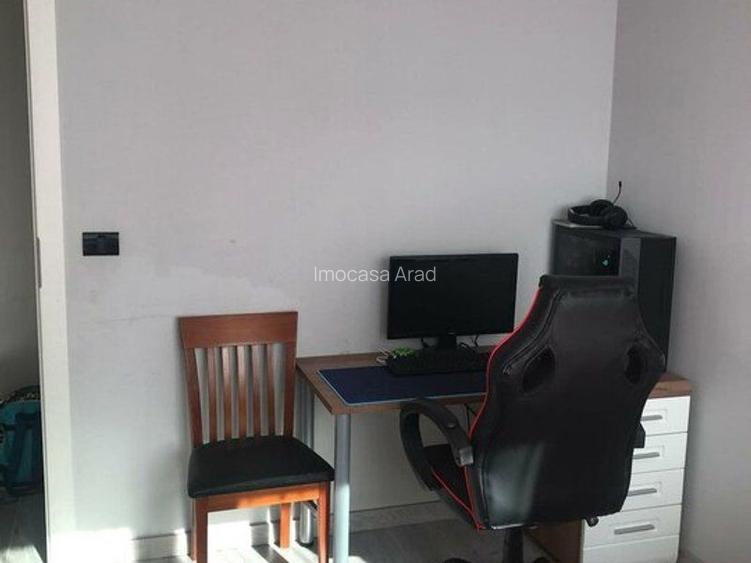 De vânzare Casă 3 camere, 2 baii, curte propie, cartier parneava Arad - 9
