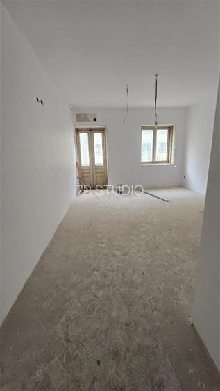 Vanzare bloc ultracentral pentru investitie - 5