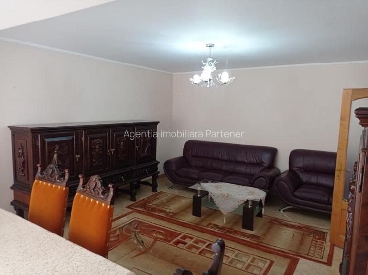 casa / vila Gavana 3  , mobilata / utilata , finisaje clasice ! - 26