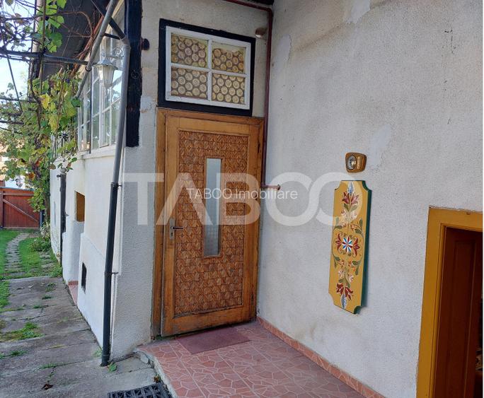 Casa de vanzare cu 2 apartamente separate si teren 500 mp Cisnadioara - 20