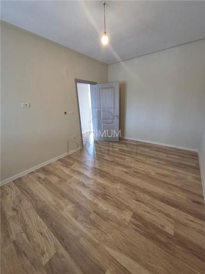 Duplex pe parter - 3 dormitoare - zona foarte buna - gata de mutat - 16