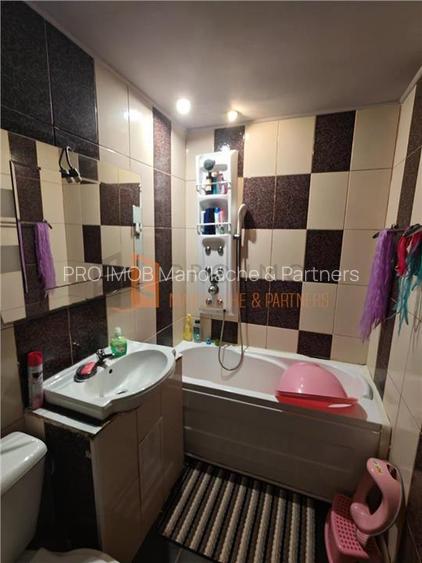 Apartament 2 camere cf 1 semidecomandat zona Micro 5 - 6