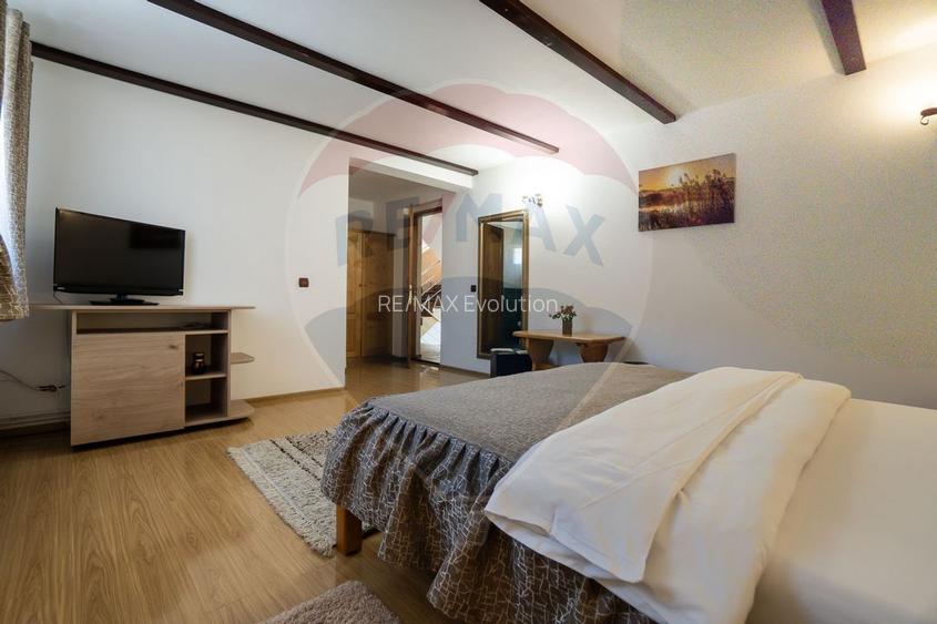 Oportunitate rară: Casă de vacanță sau Pensiune în Poiana Mărului - 22