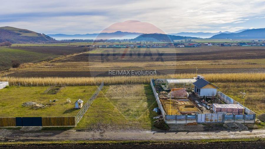 Teren intravilan 800mp Bod / Strada Iasomiei/ zona agrement Cismasu! - 2